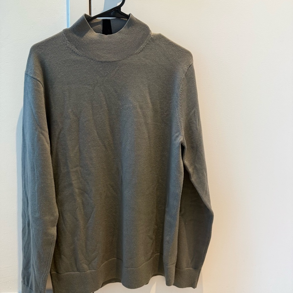 Club Monaco Size Large Merino Wool Sweater
